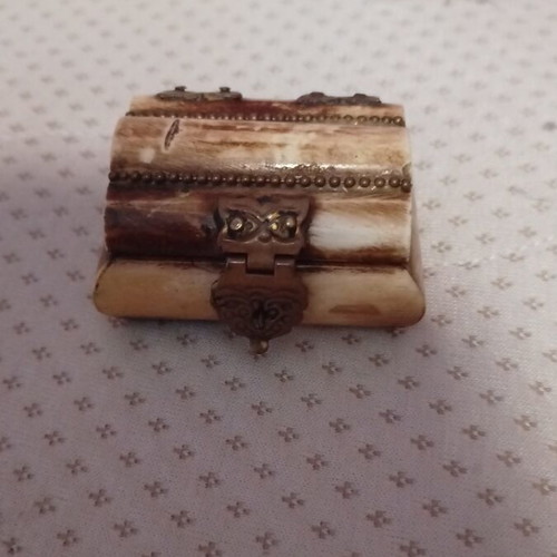 Vintage small jewelry box new