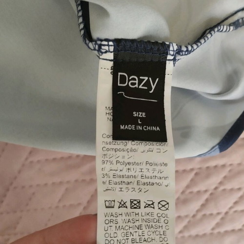 Set of 2 Shein sleeveless tops like new, white and blue