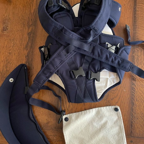 Chicco baby carrier like new, dark blue with bib and canopy