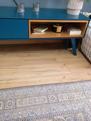 Έπιπλο τηλεόρασης σαν καινούργιο, διαστάσεις 150x40