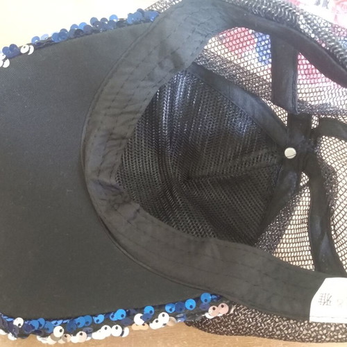 Teen and women's hats like new, set of 3 pieces