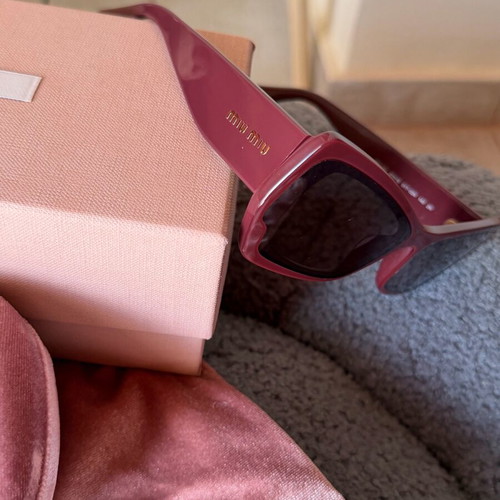 MiuMiu Sunglasses like new, red burgundy