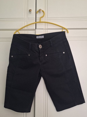 Zara TRF black bermuda shorts used, size L