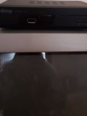 Τηλεόραση Philips μεταχειρισμένη 14 ιντσών με αποκωδικοποιητή και τηλεκοντρόλ