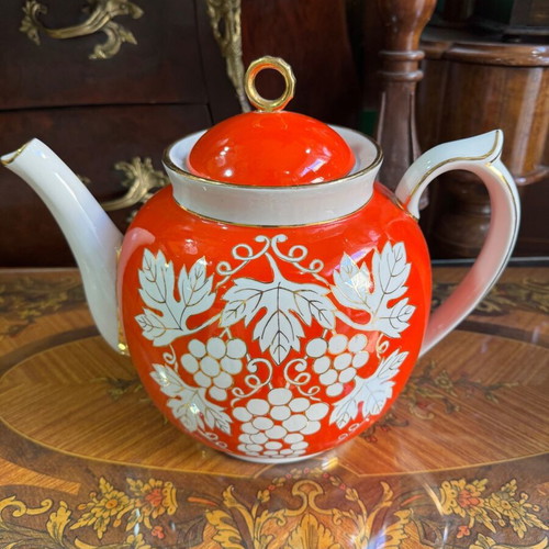 Russian teapot used in excellent condition