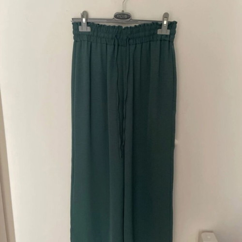 Pink Woman culotte pants with elastic waist, green
