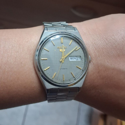 Seiko 5 Automatic vintage wristwatch like new, February 1984 model