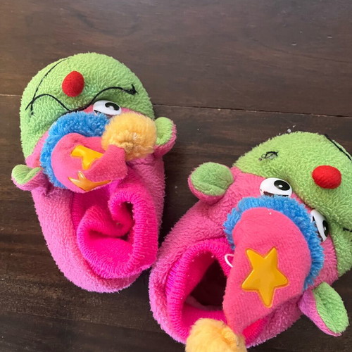 Children's slippers like new, size 22-23 with 3D happy design