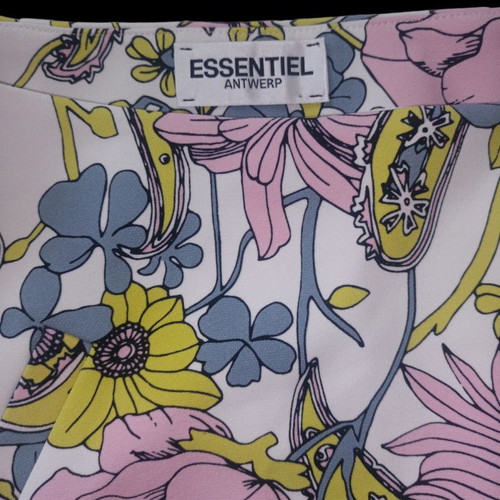 Essential Antwerp skirt used, size 36-38, floral