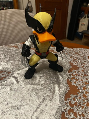 Φιγούρα Daffy με στολή Wolverine καινούργιο