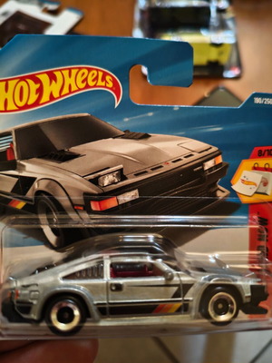 Hot Wheels Toyota Supra 82 toy car