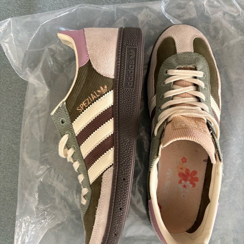 Adidas Spezial shoes like new, athletic, size 42, white and green