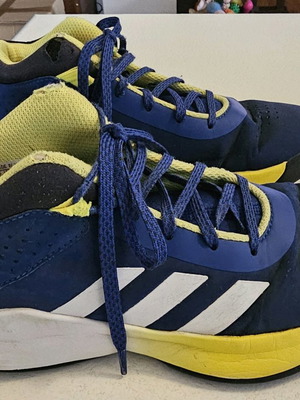 Παπούτσια Adidas παιδικά για μπάσκετ μεταχειρισμένα
