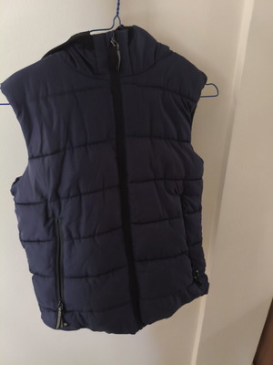 Children's vest with hood and pockets like new, size 146 cm, blue