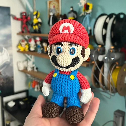 Super Mario figure new 3d printed, 17 cm tall