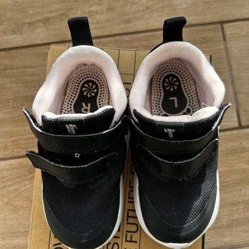 Nike Star Runner 3 kids athletic shoes used, size 26, black