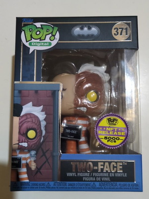 Funko Pop! Two-Face Batman Digital NFT Limited Edition 5000 pcs new