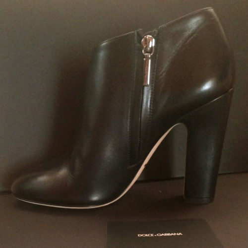 Dolce & Gabbana ankle boots new, calf leather, size 39