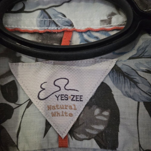 Yes Zee summer men's shirt L, like new, light green