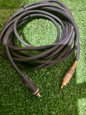RCA audio/video cable 6m with gold-plated connectors like new