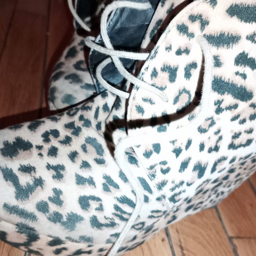 Tally Weil winter leopard platform shoes like new, multicolor