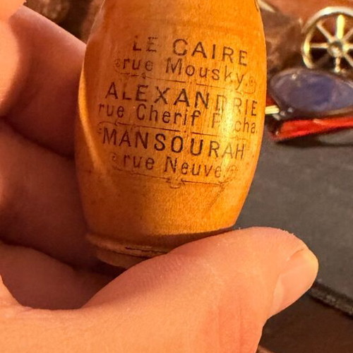Collectible wooden needle case Grands Magasins de S. & S. Sednaoui like new