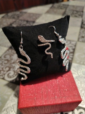 Комплект обеци и пръстен Amorino нов, сребърно с камъни