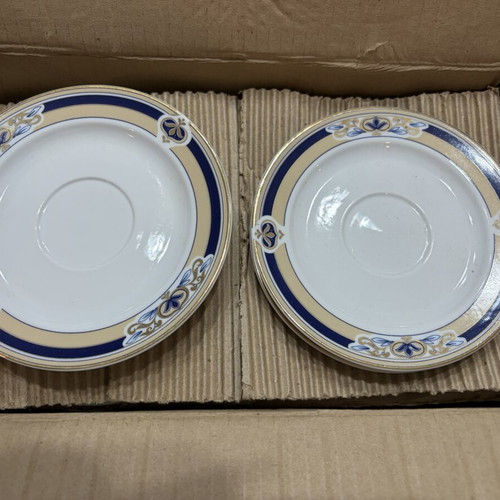 Set of plates, new, never used