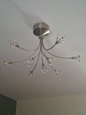 Set of 4 ceiling lights like new with bulbs