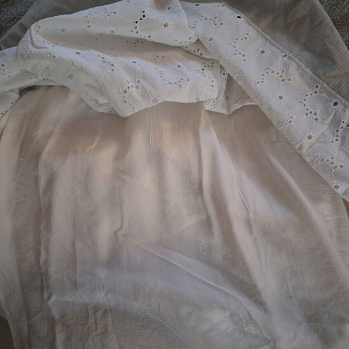 Romantic Helmi small dress used with guipure lace and embroidery