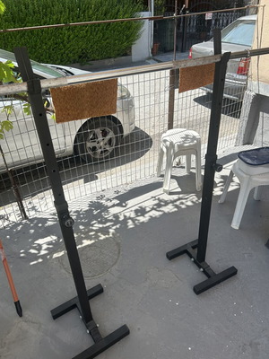 Bar without uprights
