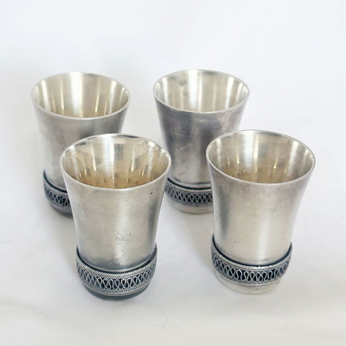 Filigree decanter used with four shot glasses Ummet Factory 1960s