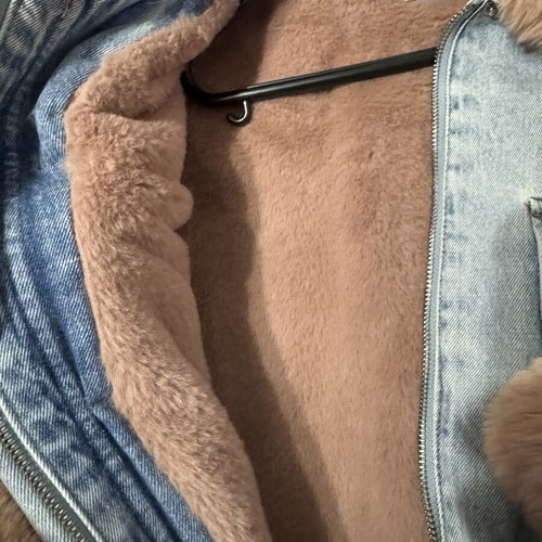 Denim oversized winter jacket like new, removable fur cuffs