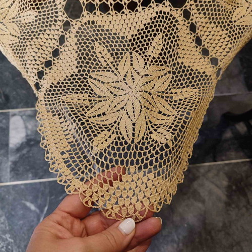Τραπεζομάντηλο μεγάλο δαντέλα σαν καινούργιο, χειροποίητο με λεπτοδουλειά