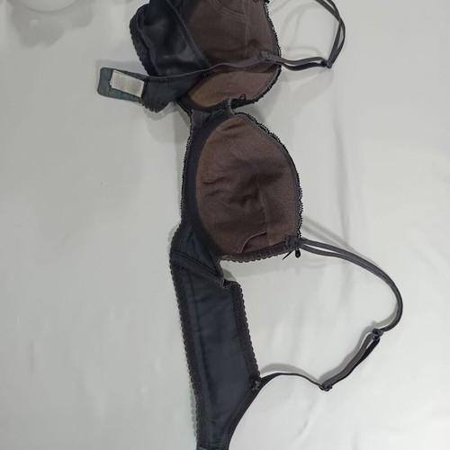 Venus Victoria bra charcoal lace 75C like new