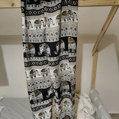 Thailand pants like new, size small