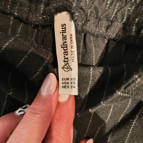 Stradivarius pants black and striped like new, summer wear