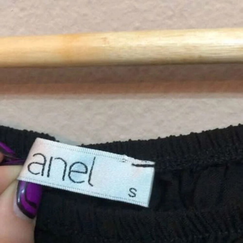 Black Off-Shoulder Top Anel like new, size Small