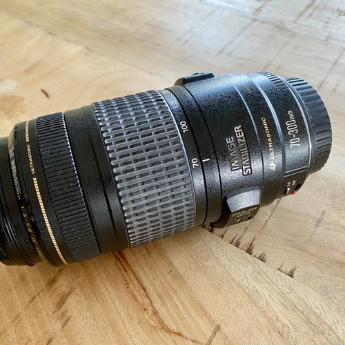 Canon EF 70-300mm f/4-5.6 IS USM lens like new