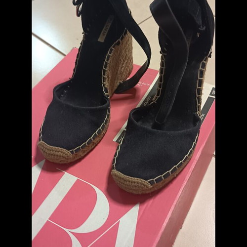 Pull & Bear black espadrilles with ankle tie