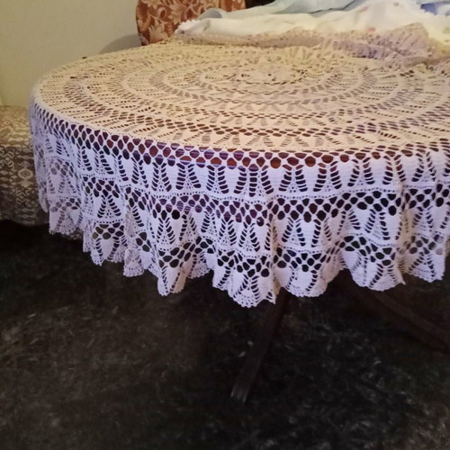 Handmade round tablecloth used, dimensions 140x140