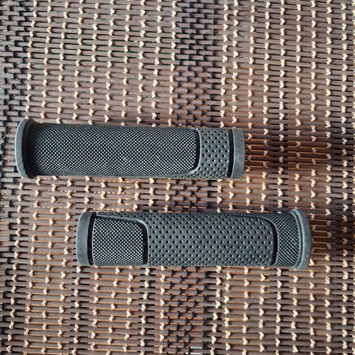 Bicycle handlebar grips used for bike or electric scooter