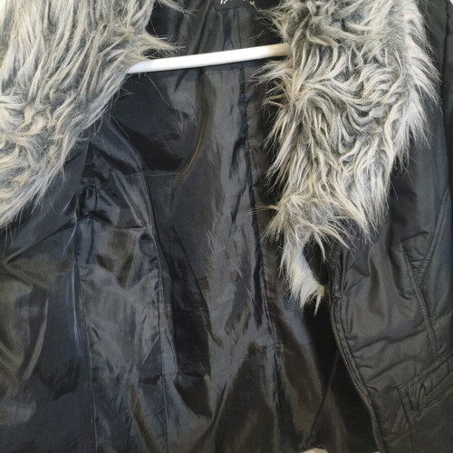 Ysatis Black Winter Jacket with Faux Fur Collar Size M Like New