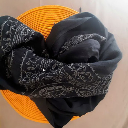 Viscose scarf with embroidered sequins used, black and grey