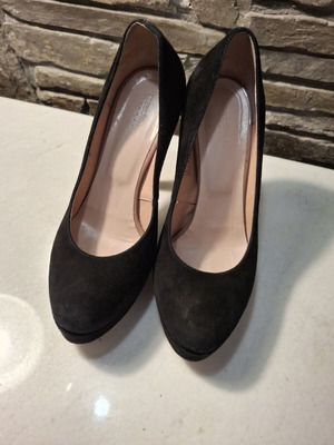 Roberto leather pumps size 38 like new, black