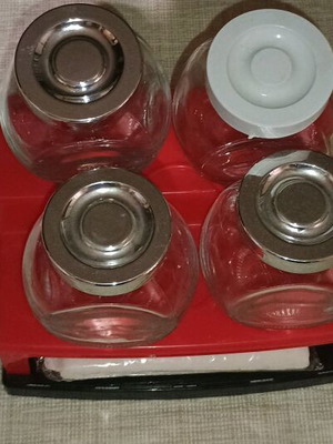 base for 4 spice jars and napkins