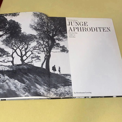 Junge Aphroditen hardcover art book like new, German