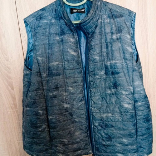 Celestino women's sleeveless jacket like new, blue, XL