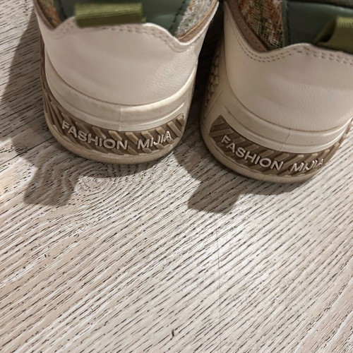 Fashion Icon athletic shoes used, gold, size 39