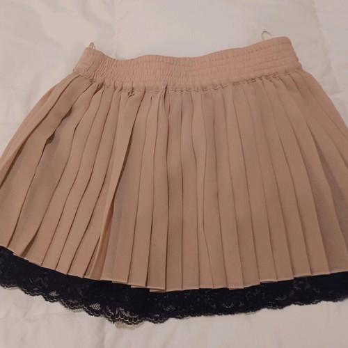 Attrattivo mini skirt like new, dusty pink, size Small with lace